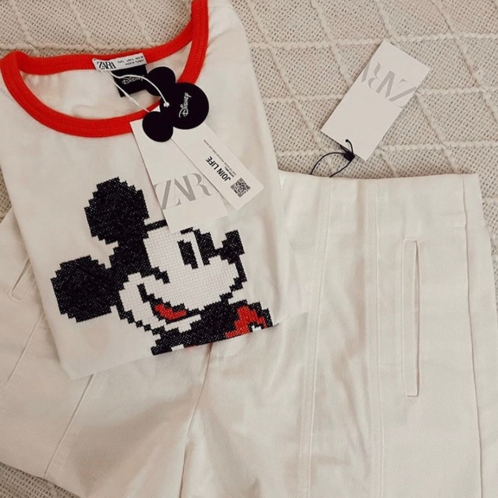 Zara Mickey Mouse ©Disney T shirt Size L